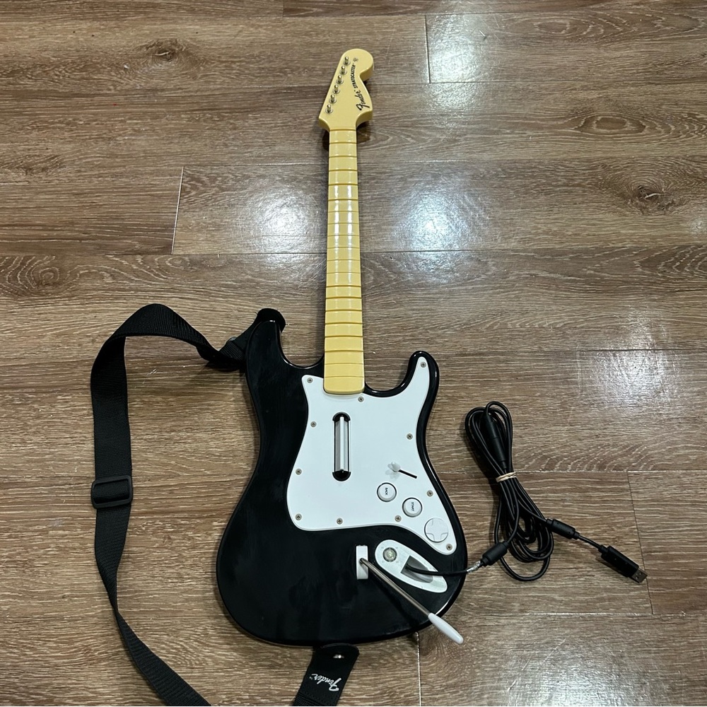 Xbox 360 Rock Band Fender Stratocaster Wired Guitar Harmonix 822152 Working